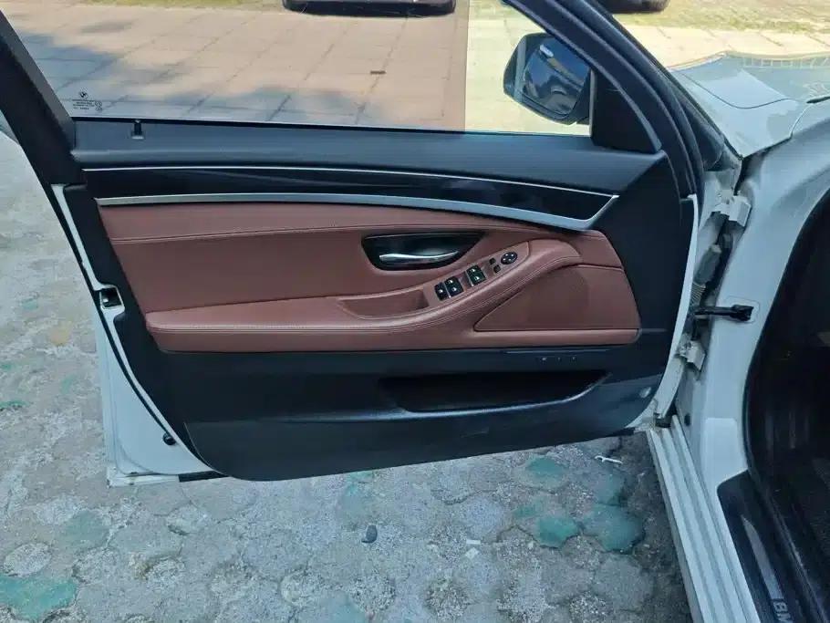 BMW 5 Series 2017 520Li Elegant Edition — миниатюра 7