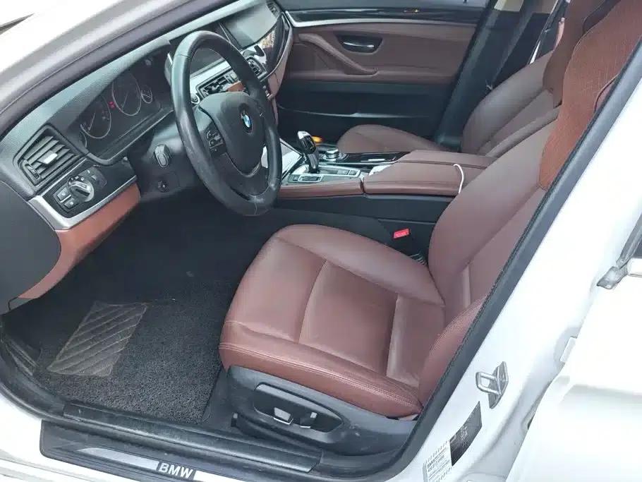 BMW 5 Series 2017 520Li Elegant Edition — миниатюра 9