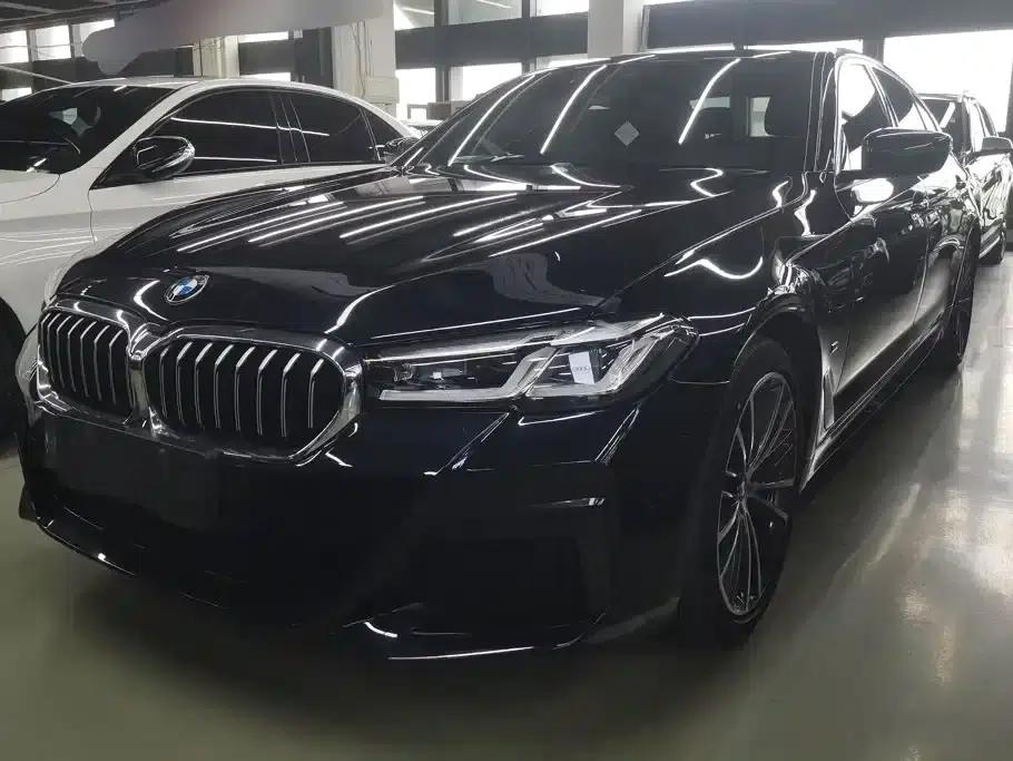 2022 BMW 5 Series 530Li xDrive M Sport Package — миниатюра 1