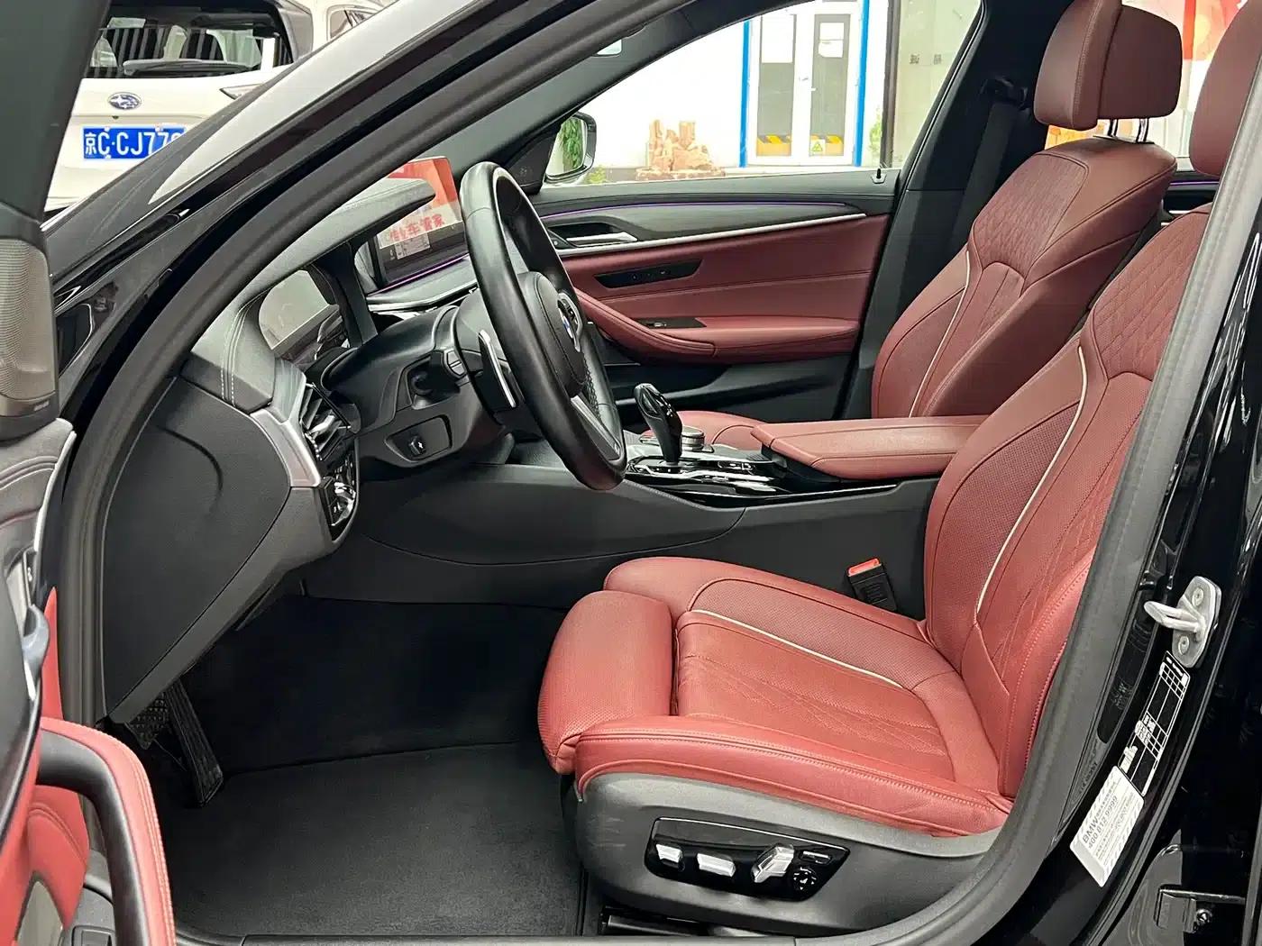 2022 BMW 5 Series 530Li Luxury M Sport Package — миниатюра 12