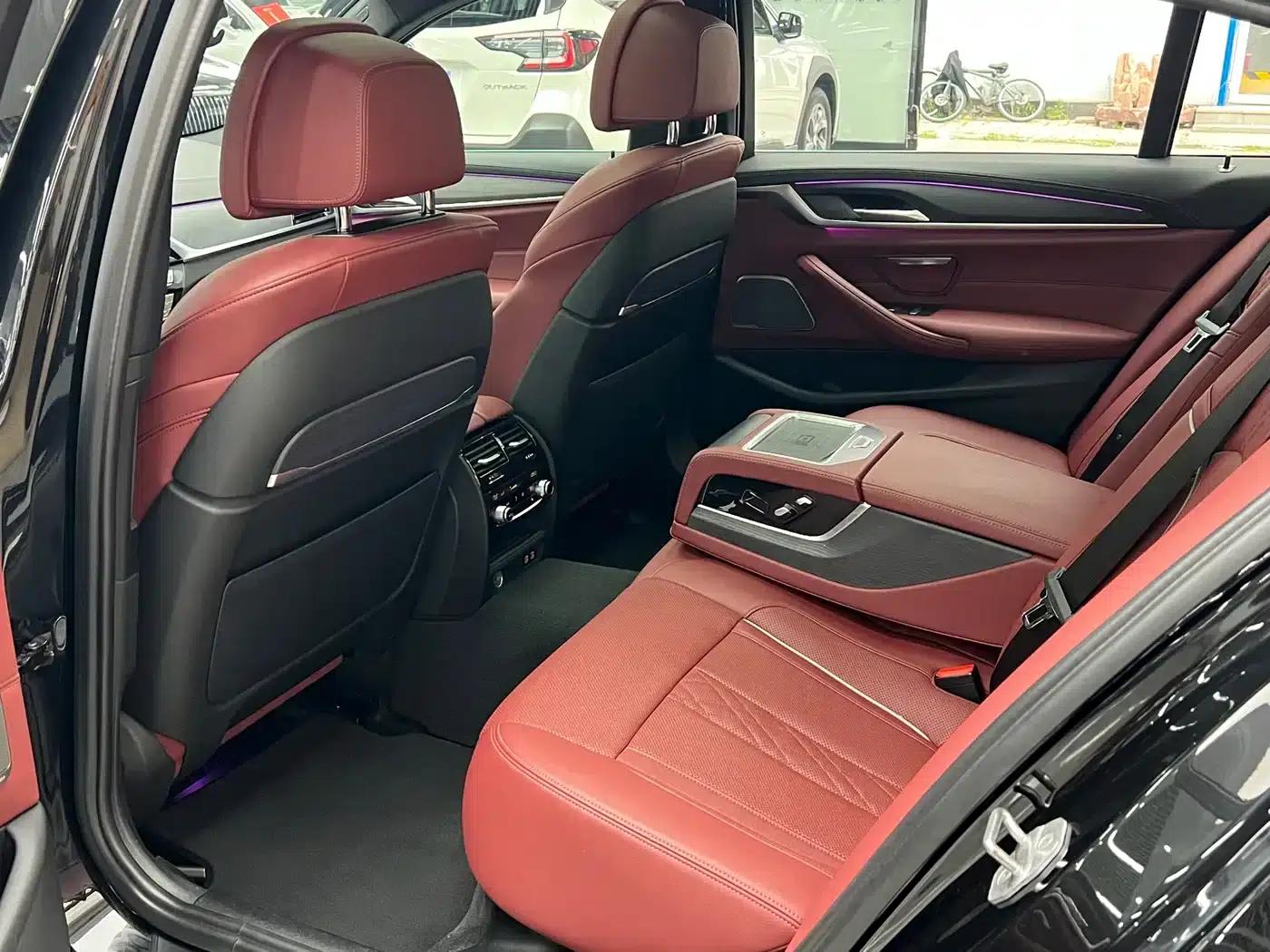2022 BMW 5 Series 530Li Luxury M Sport Package — миниатюра 21