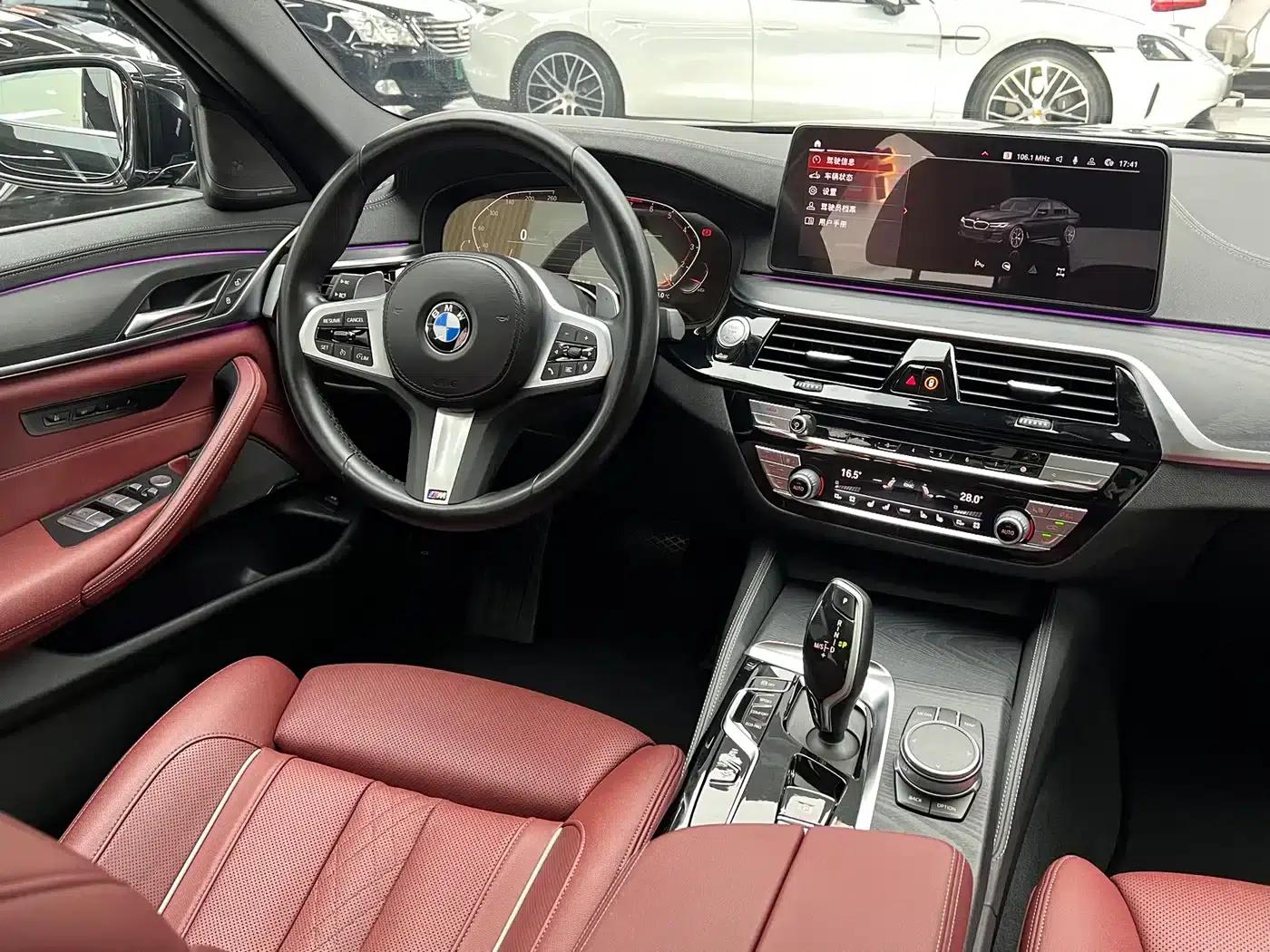 2022 BMW 5 Series 530Li Luxury M Sport Package — миниатюра 23