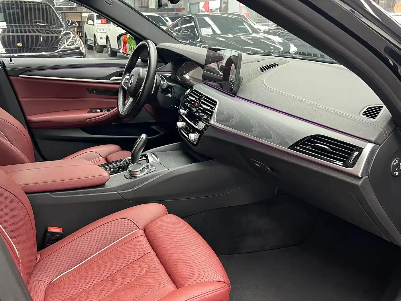 2022 BMW 5 Series 530Li Luxury M Sport Package — миниатюра 26