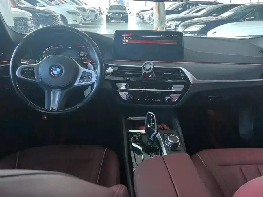 2022 BMW 5 Series Facelift 530Li Leading Edition M Sport Package — миниатюра 13