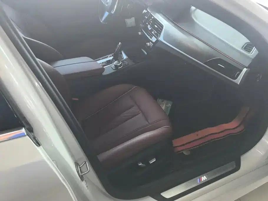 2022 BMW 5 Series Facelift 530Li Leading Edition M Sport Package — миниатюра 8