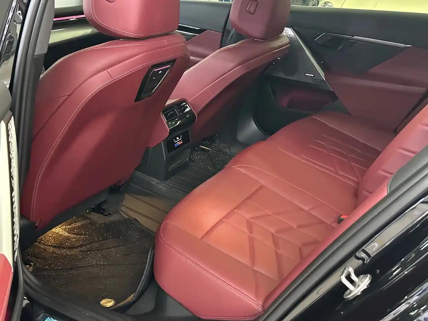2024 BMW 5 Series 525Li M Sport Package — миниатюра 14