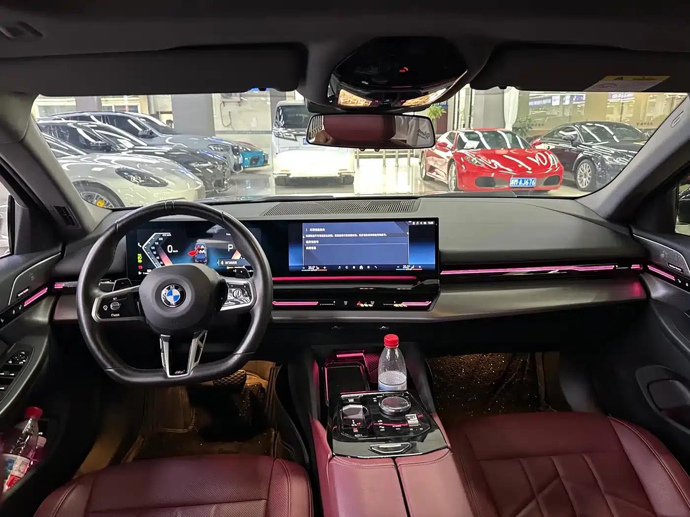 2024 BMW 5 Series 525Li M Sport Package — миниатюра 9
