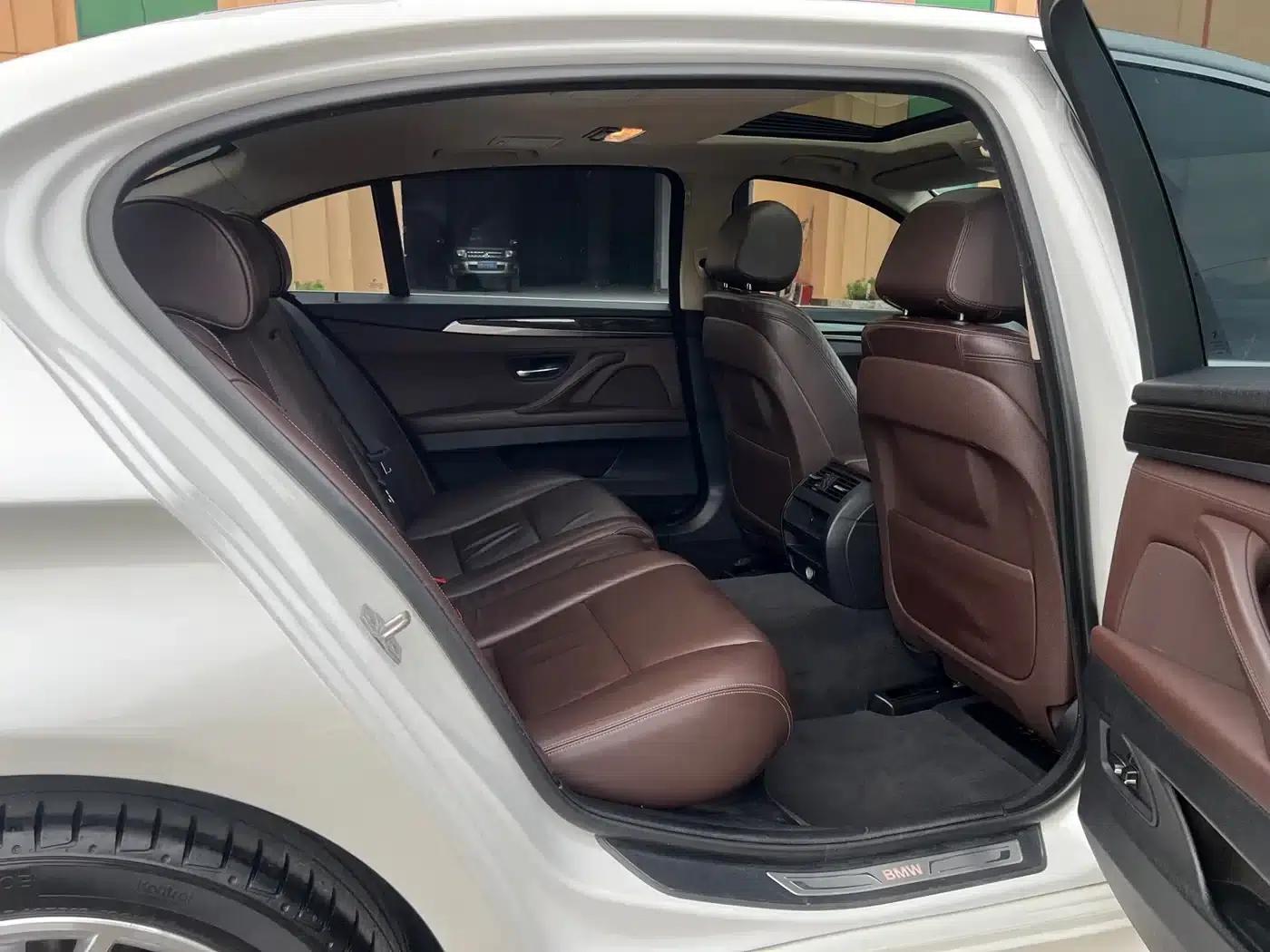 2017 BMW 5 Series 525Li Luxury Design Package — миниатюра 12