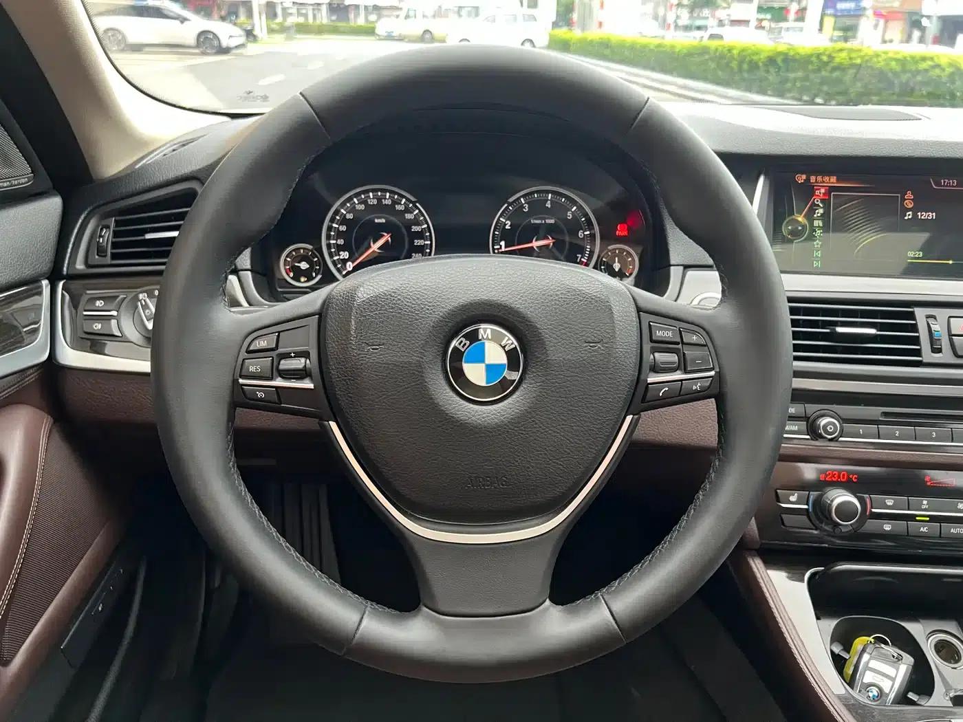 2017 BMW 5 Series 525Li Luxury Design Package — миниатюра 17