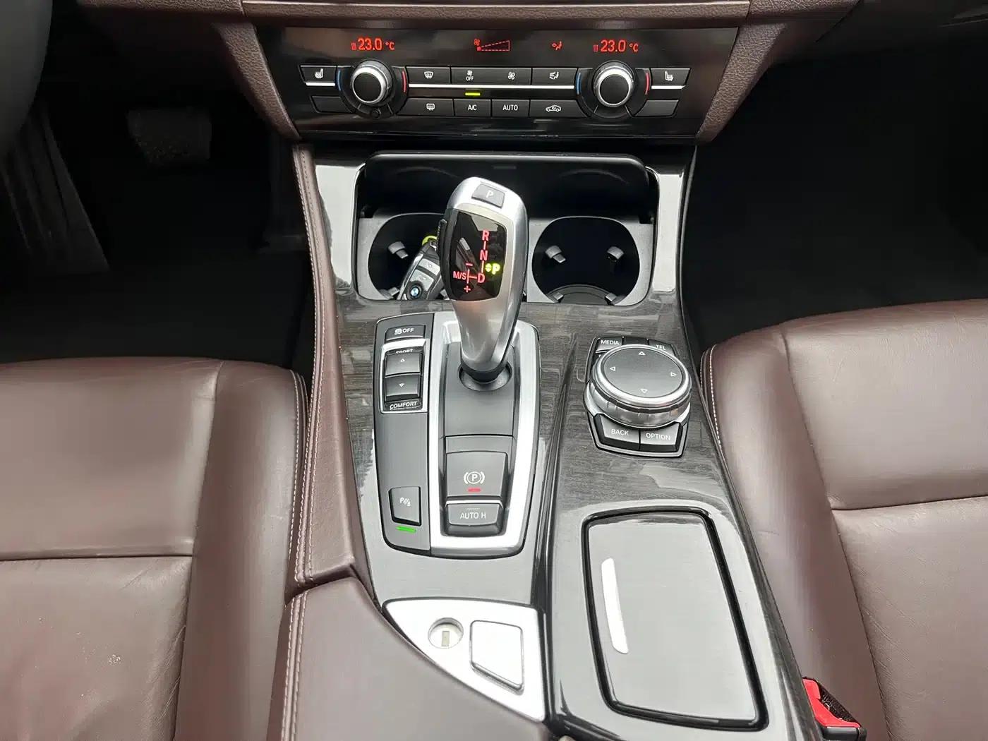 2017 BMW 5 Series 525Li Luxury Design Package — миниатюра 19
