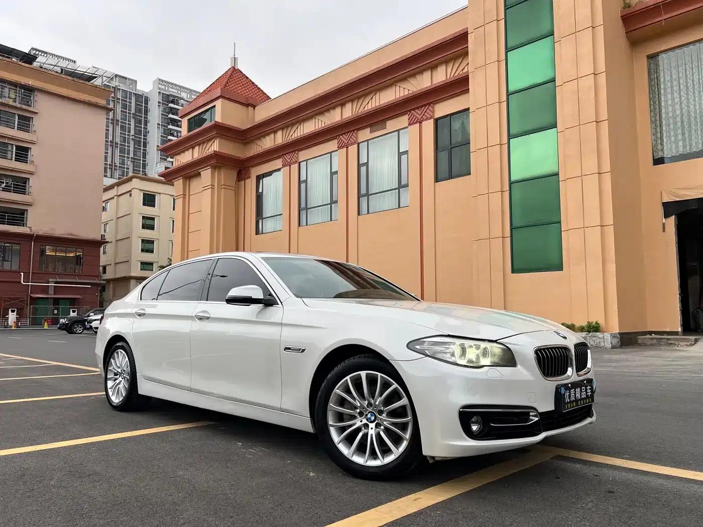 2017 BMW 5 Series 525Li Luxury Design Package — миниатюра 3