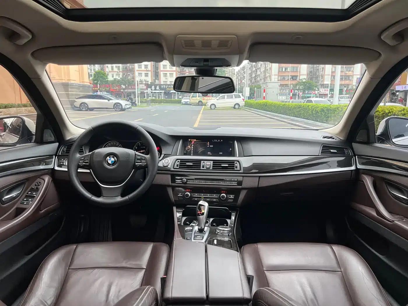 2017 BMW 5 Series 525Li Luxury Design Package — миниатюра 22