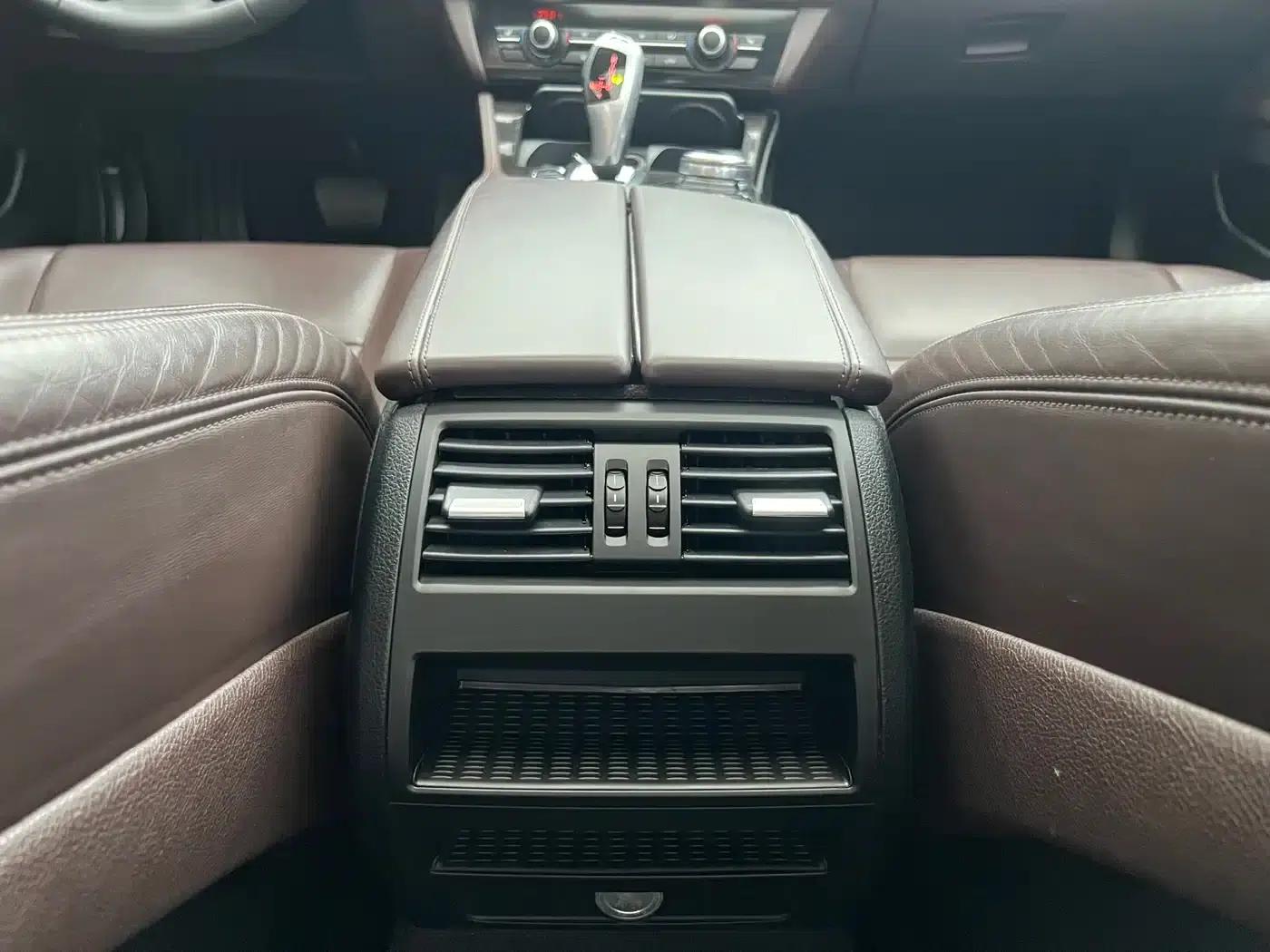 2017 BMW 5 Series 525Li Luxury Design Package — миниатюра 23