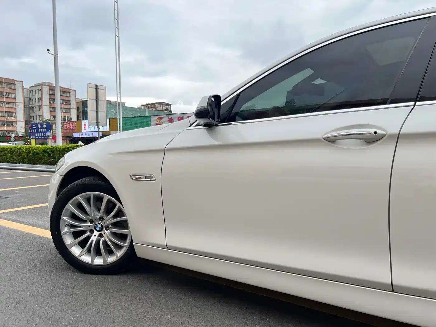2017 BMW 5 Series 525Li Luxury Design Package — миниатюра 7