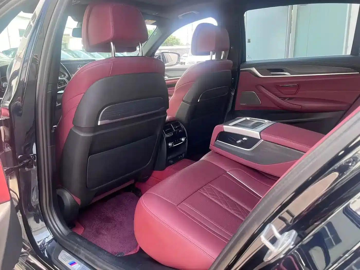 2021 BMW 5 Series 530Li Luxury M Sport Package — миниатюра 6