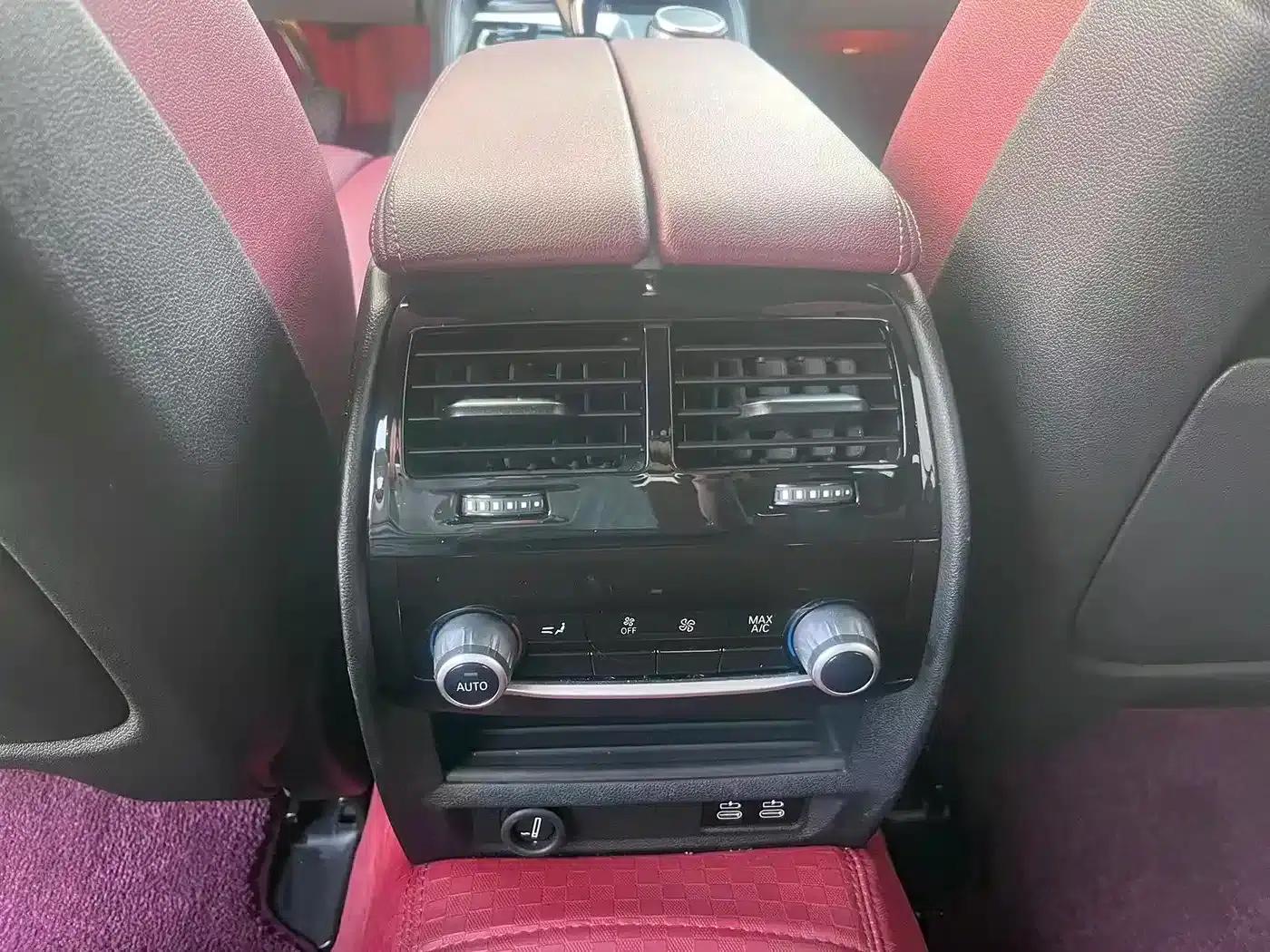 2021 BMW 5 Series 530Li Luxury M Sport Package — миниатюра 8