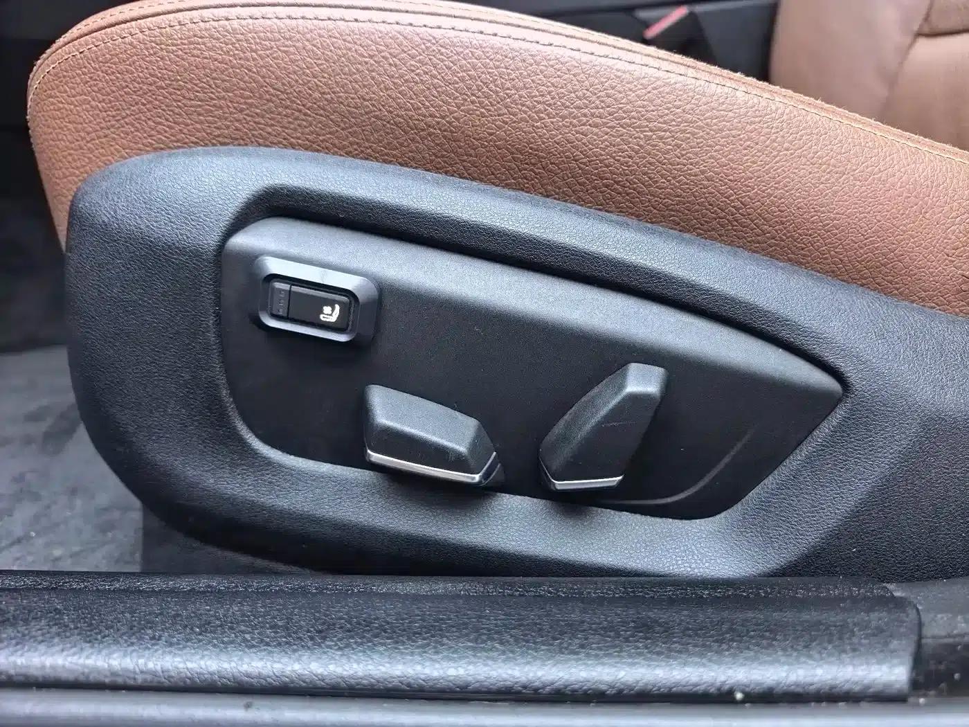 BMW 5 Series 2017 525Li Leading Edition — миниатюра 14