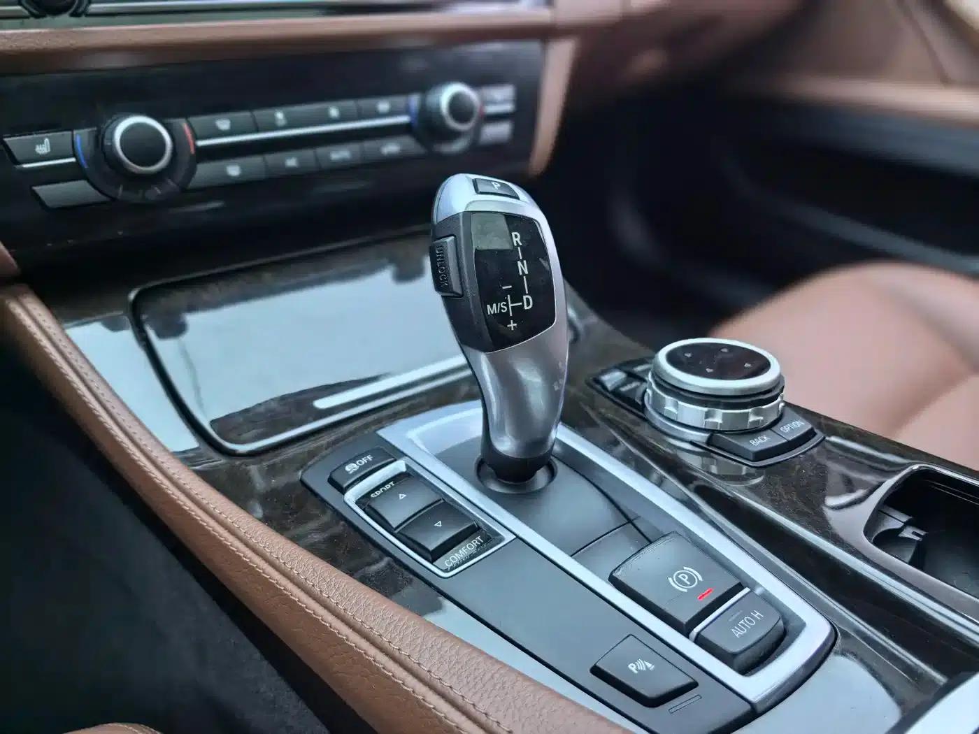 BMW 5 Series 2017 525Li Leading Edition — миниатюра 9