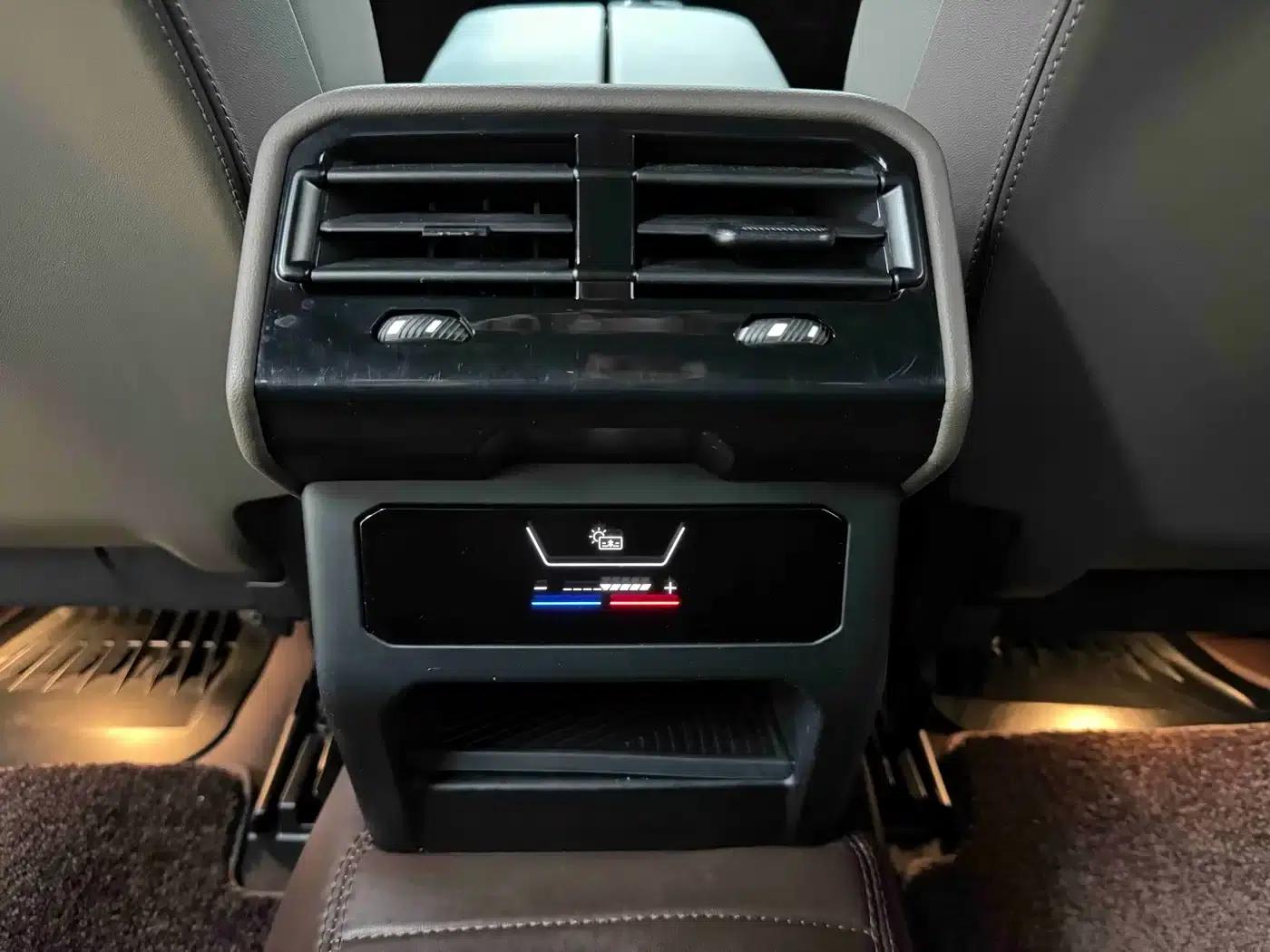 2024 BMW 5 Series 530Li Leading Edition M Sport Package — миниатюра 17