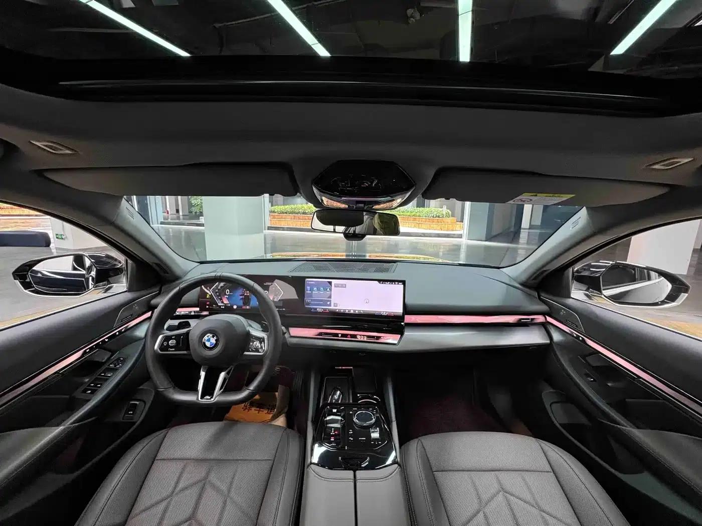 2024 BMW 5 Series 530Li Leading Edition M Sport Package — миниатюра 18