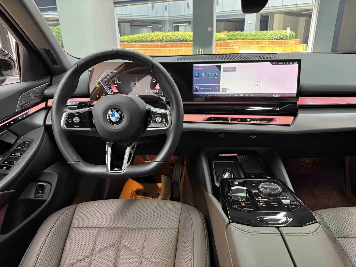 2024 BMW 5 Series 530Li Leading Edition M Sport Package — миниатюра 20