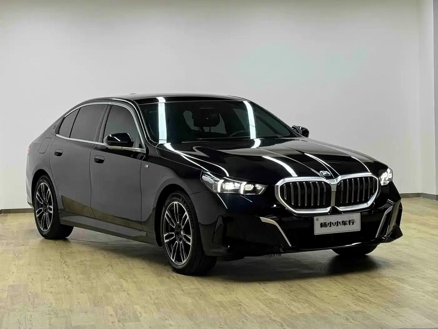 2024 BMW 5 Series 530Li Leading Edition M Sport Package — миниатюра 3