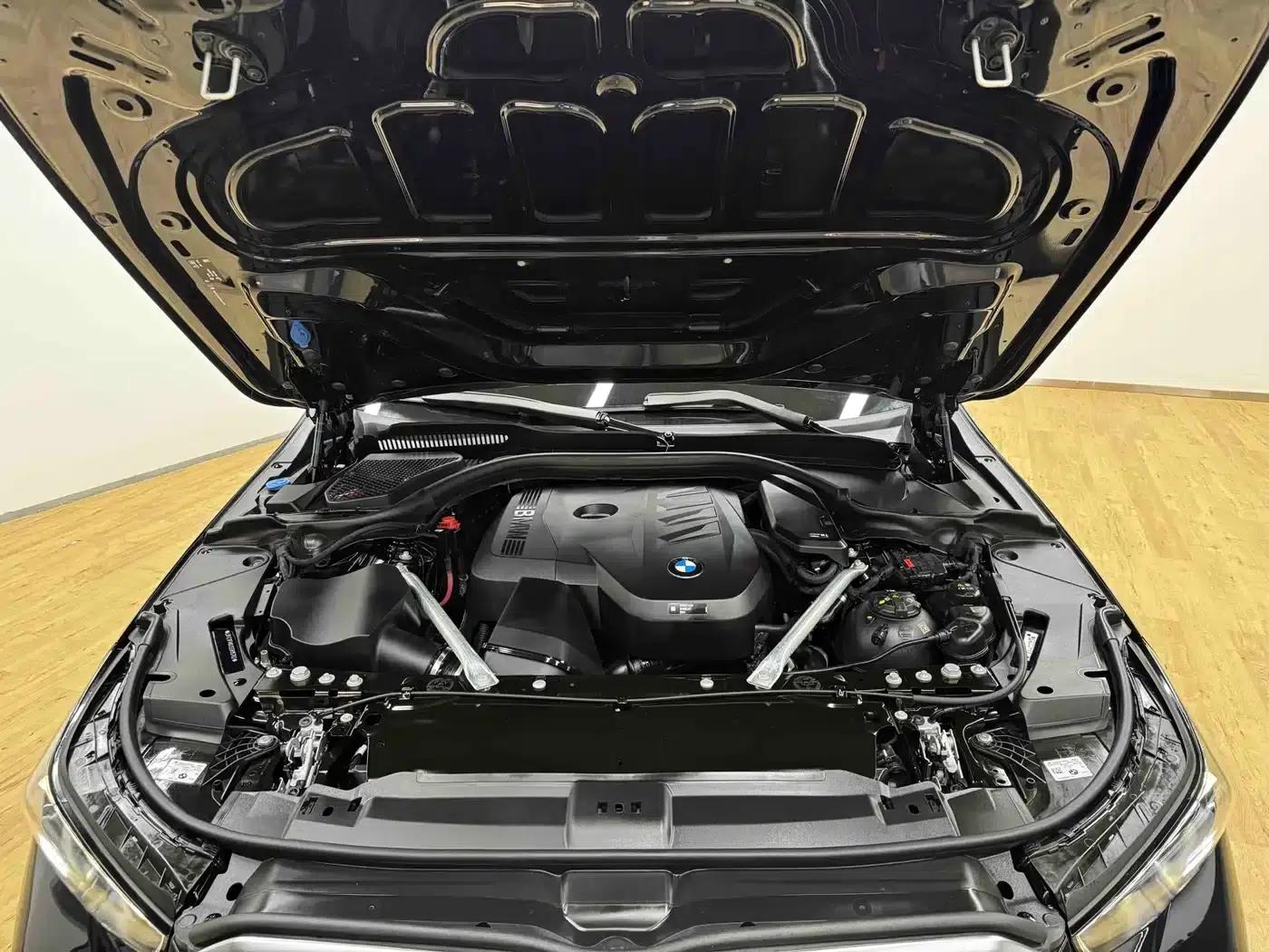 2024 BMW 5 Series 530Li Leading Edition M Sport Package — миниатюра 7