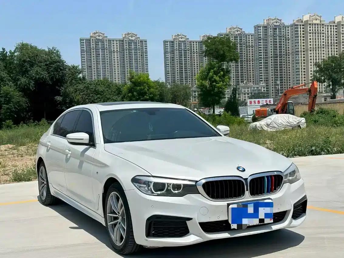 2020 BMW 5 Series 525Li M Sport Package — миниатюра 3