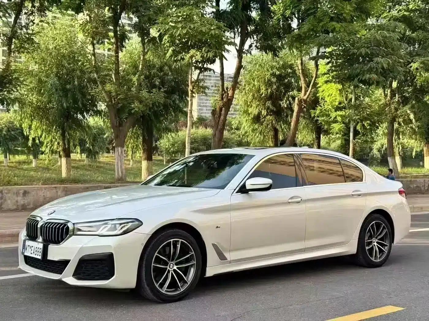 2021 BMW 5 Series 525Li M Sport Package — миниатюра 1