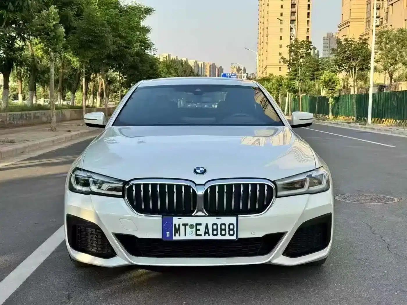2021 BMW 5 Series 525Li M Sport Package — миниатюра 2