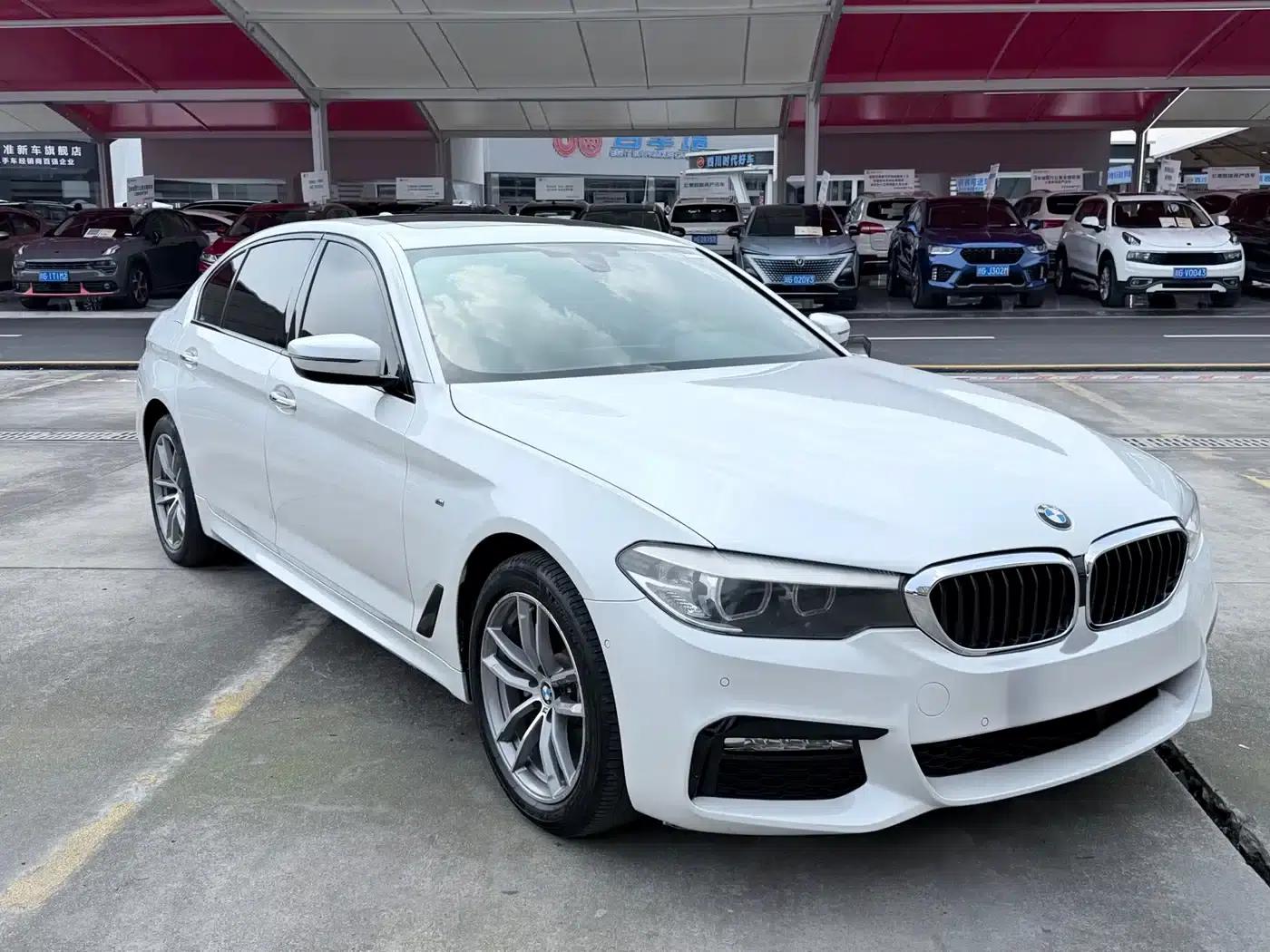 2018 BMW 5 Series 525Li M Sport Package — миниатюра 3