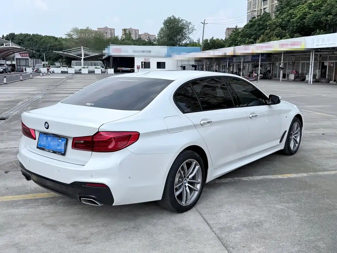 2018 BMW 5 Series 525Li M Sport Package — миниатюра 8