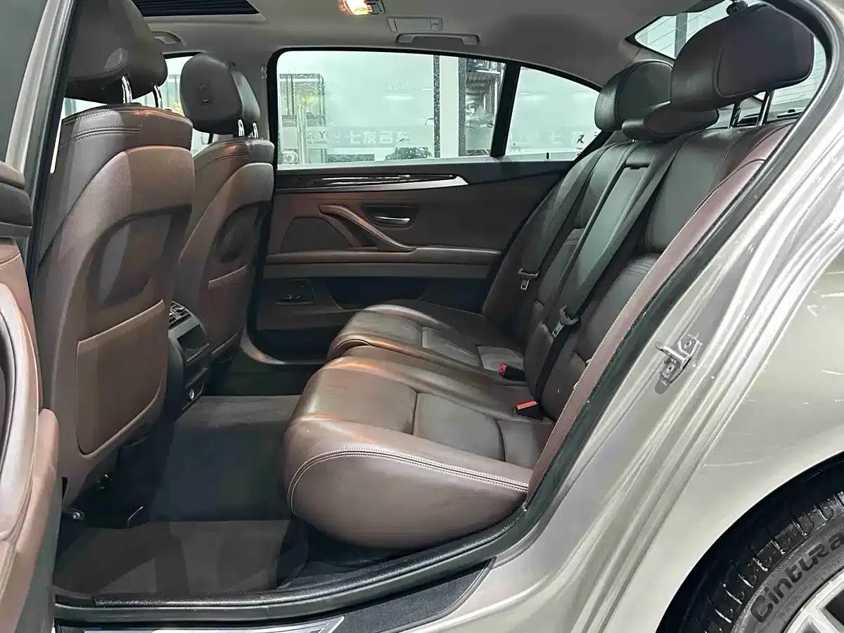 2017 BMW 5 Series 525Li Luxury Design Package — миниатюра 12