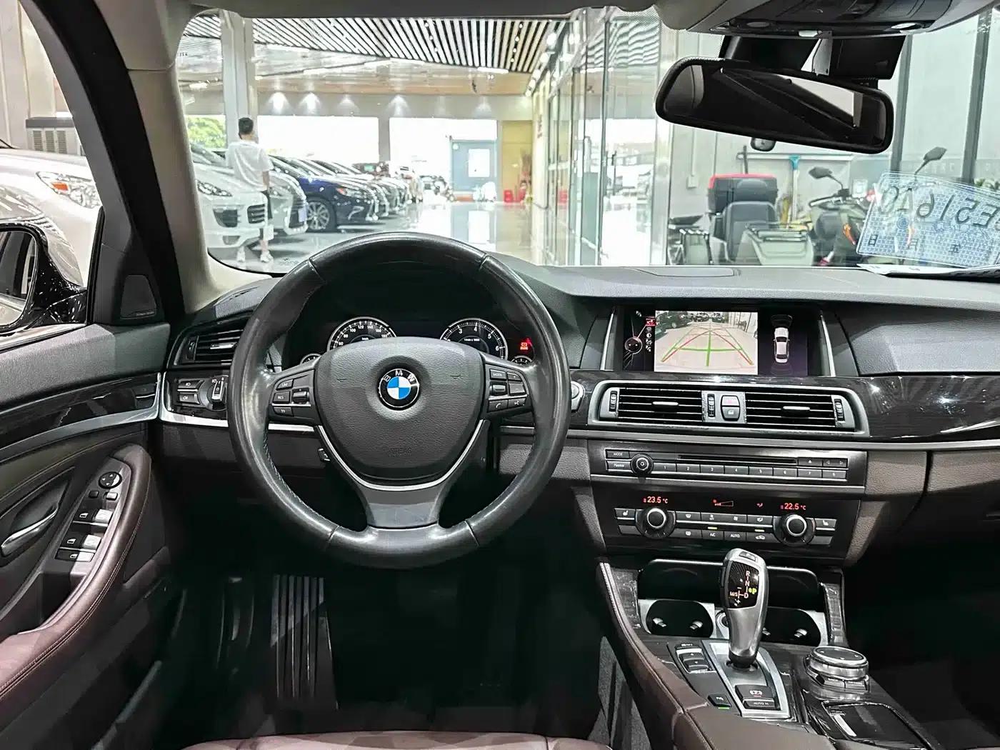 2017 BMW 5 Series 525Li Luxury Design Package — миниатюра 19