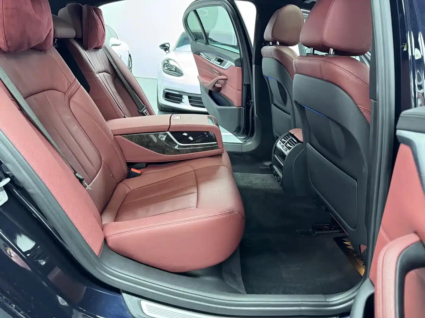 2018 BMW 5 Series Facelift 530Li Leading Edition M Sport Package — миниатюра 14