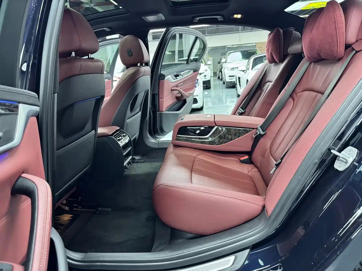 2018 BMW 5 Series Facelift 530Li Leading Edition M Sport Package — миниатюра 15