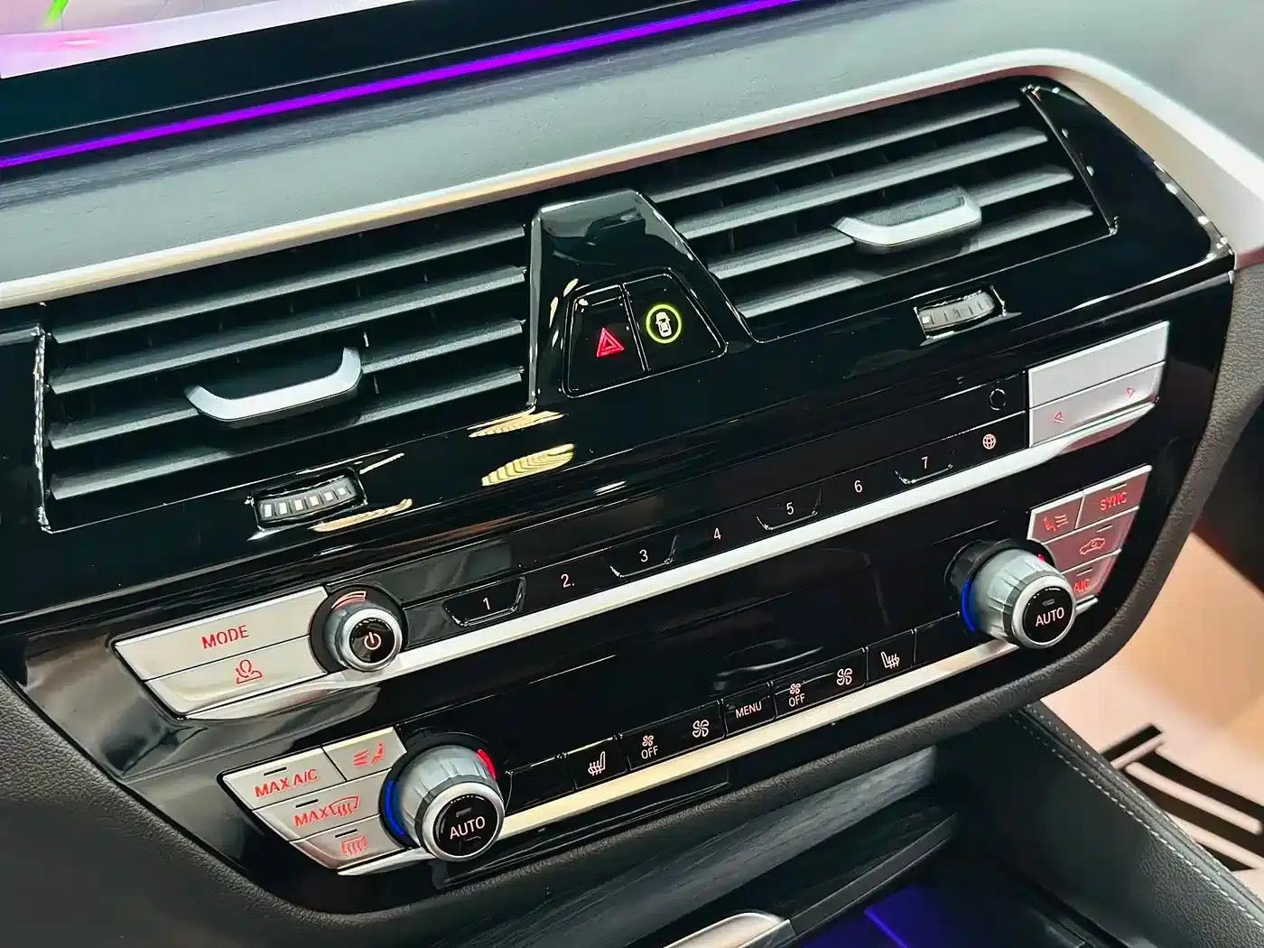 BMW 5 Series 2022 Facelift II 530Li Leading Model M Sport Package — миниатюра 15
