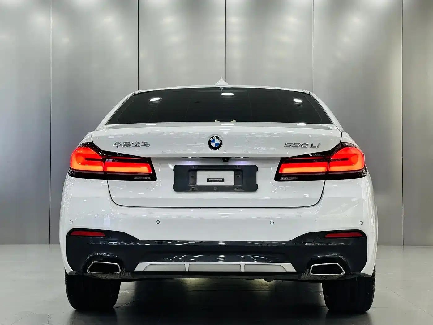 BMW 5 Series 2022 Facelift II 530Li Leading Model M Sport Package — миниатюра 9