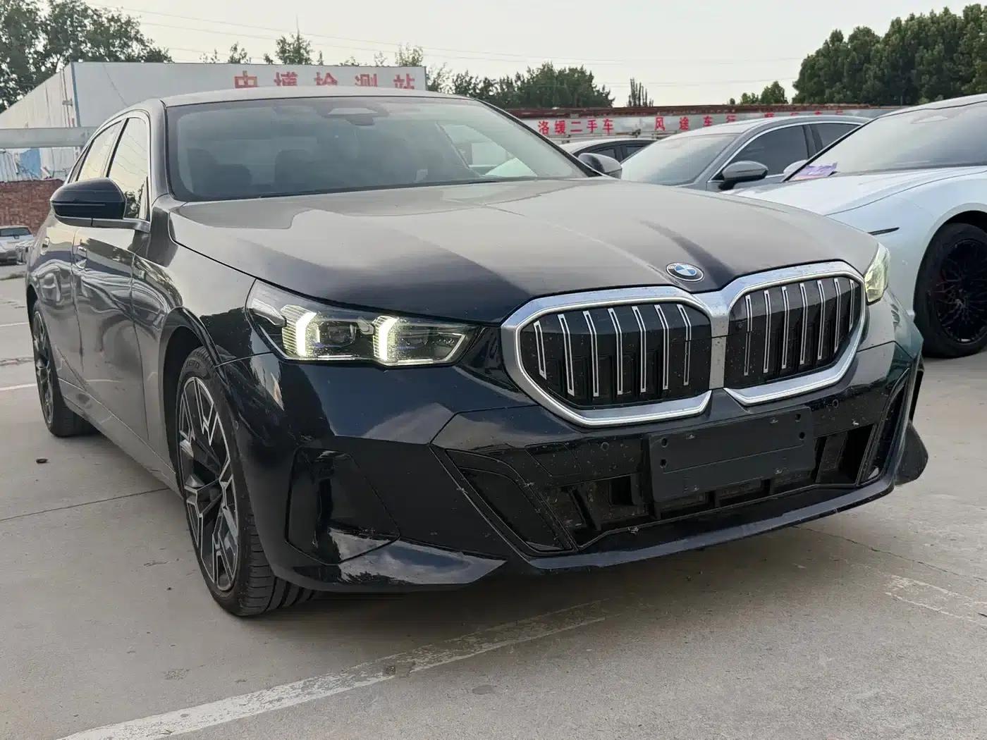 BMW 5 Series 2025 530Li Luxury Package — миниатюра 3