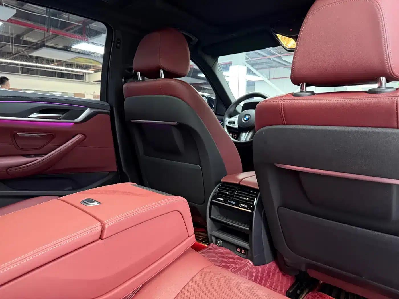 2022 BMW 5 Series 530Li Leading Edition M Sport Package — миниатюра 12