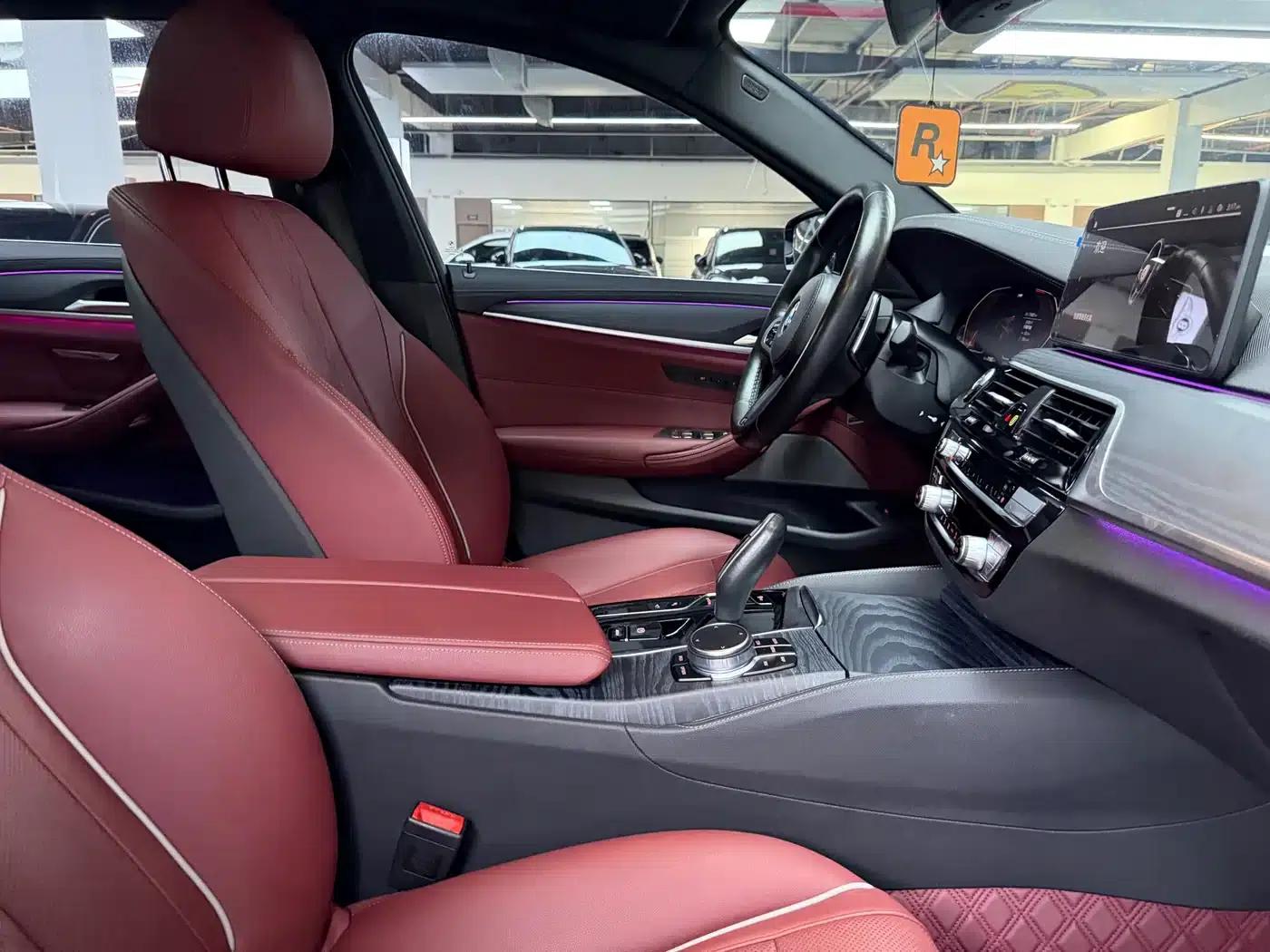 2022 BMW 5 Series 530Li Leading Edition M Sport Package — миниатюра 15