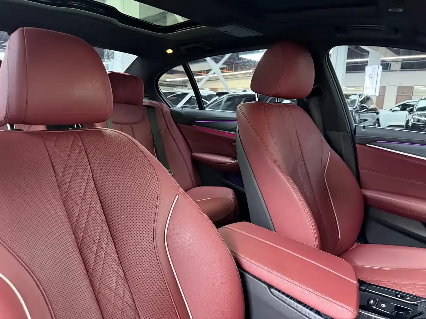 2022 BMW 5 Series 530Li Leading Edition M Sport Package — миниатюра 16