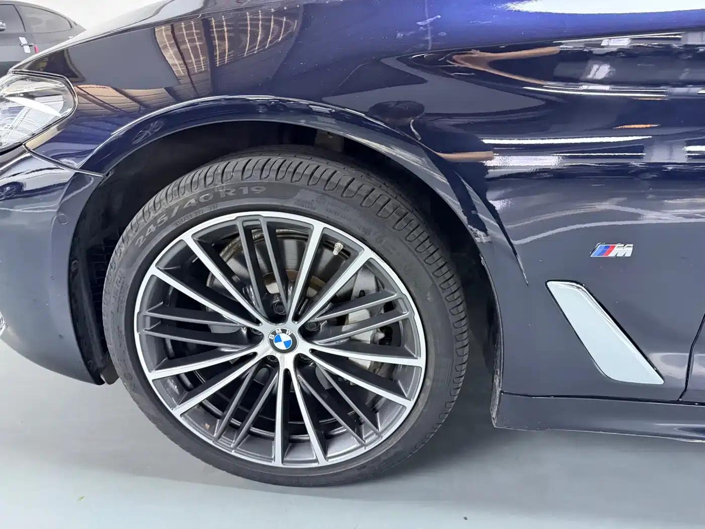 2022 BMW 5 Series 530Li Leading Edition M Sport Package — миниатюра 19