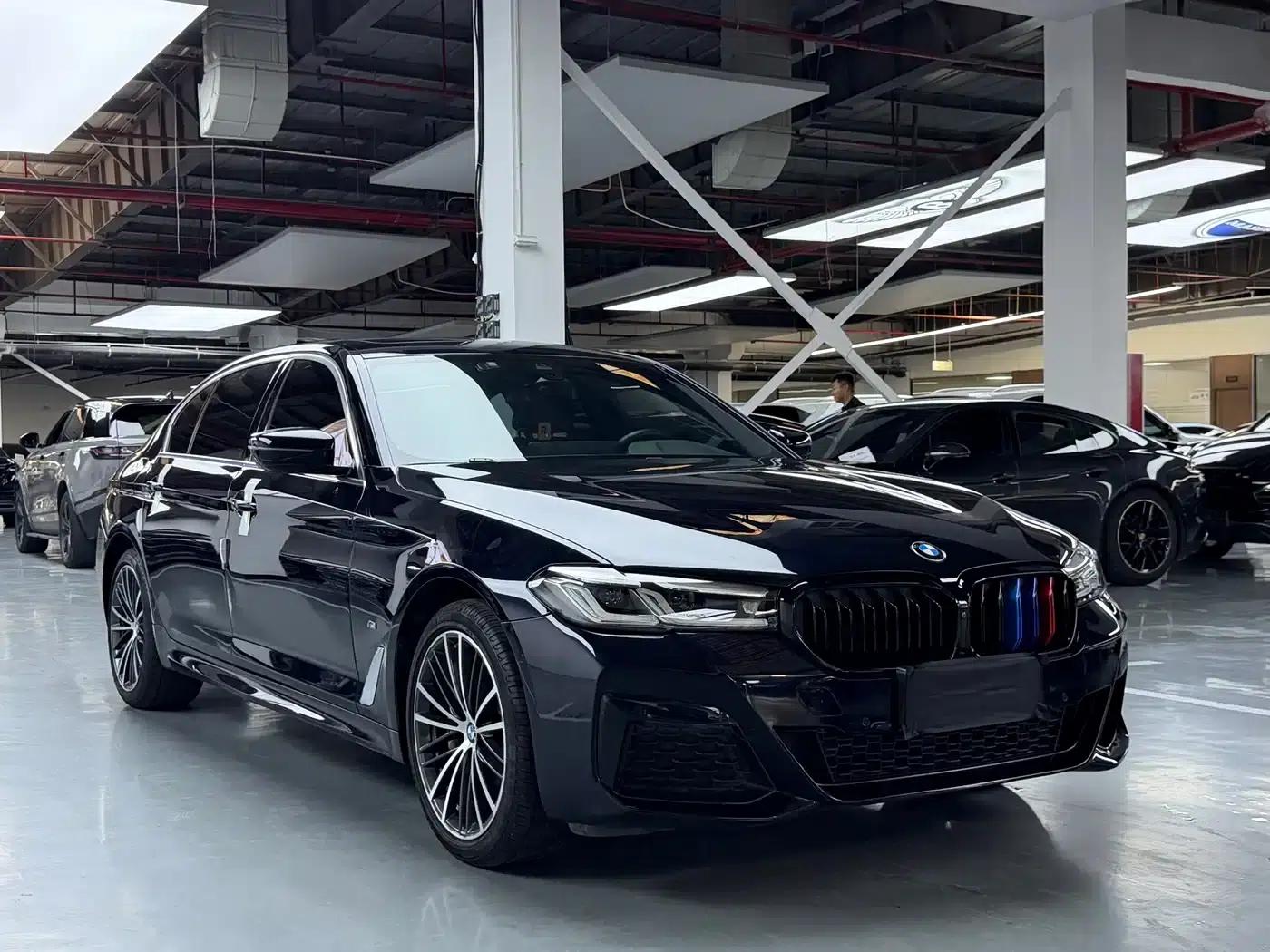 2022 BMW 5 Series 530Li Leading Edition M Sport Package — миниатюра 3