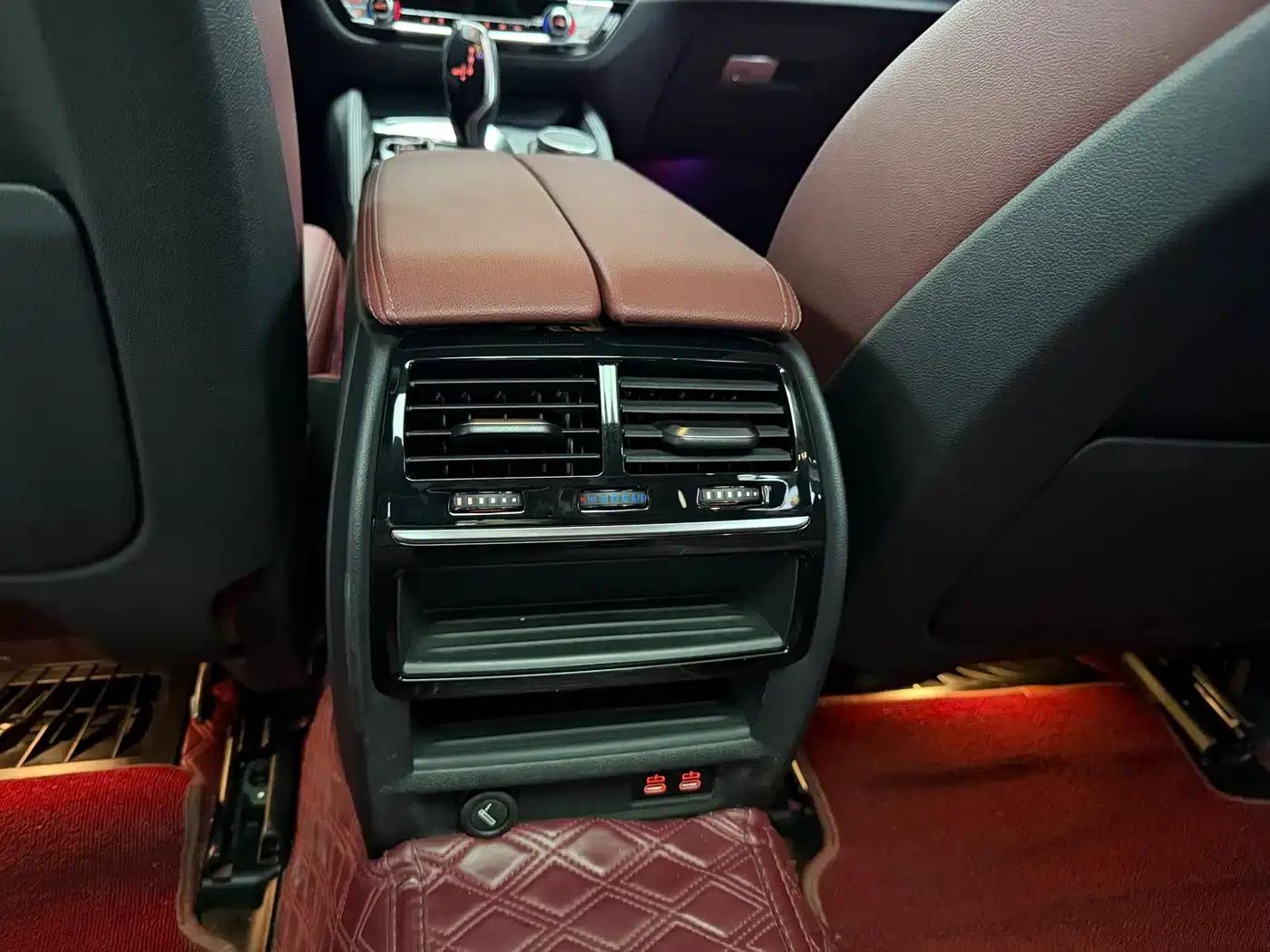 2022 BMW 5 Series 530Li Leading Edition M Sport Package — миниатюра 10