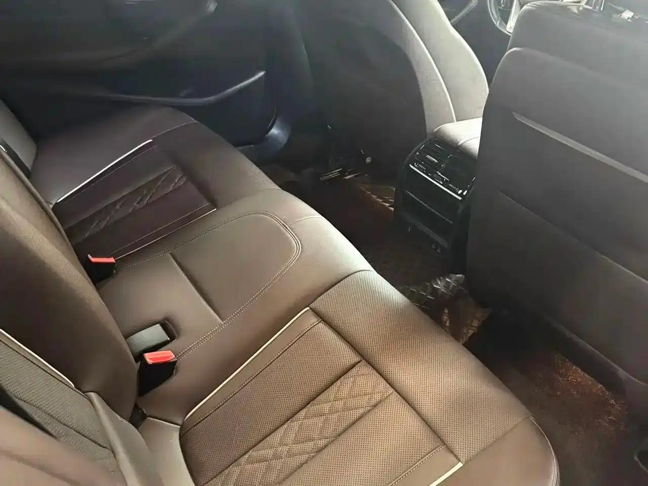 2021 BMW 5 Series 525Li Luxury Package — миниатюра 4