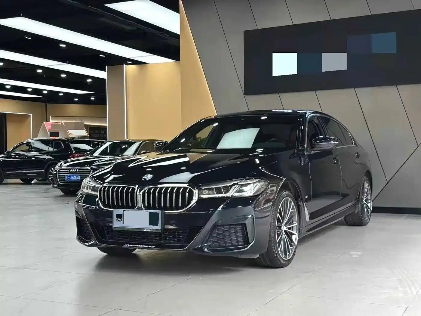 2021 BMW 5 Series 530Li Leading Edition M Sport Package — миниатюра 1