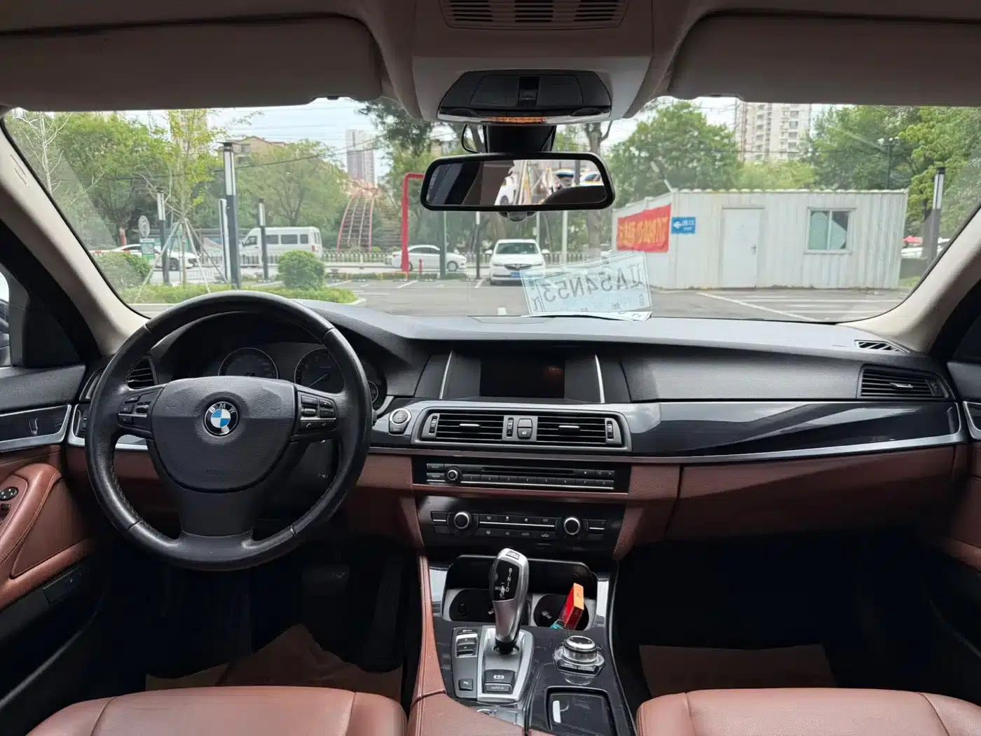 2014 BMW 5 Series 520Li Elegant Edition — миниатюра 8