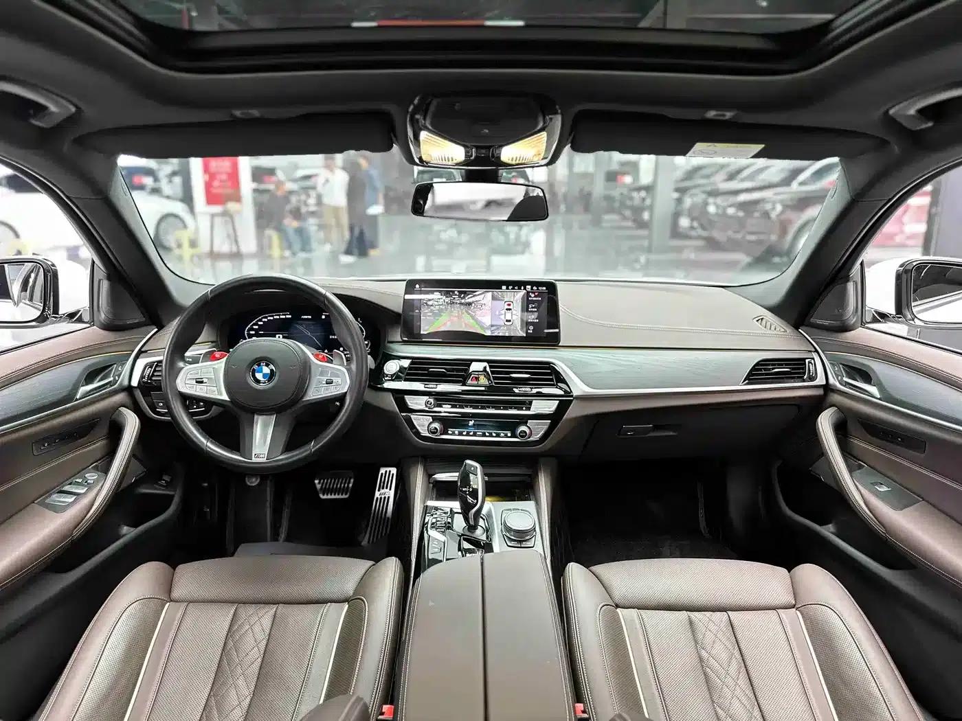 2023 BMW 5 Series 530Li Luxury M Sport Package — миниатюра 9