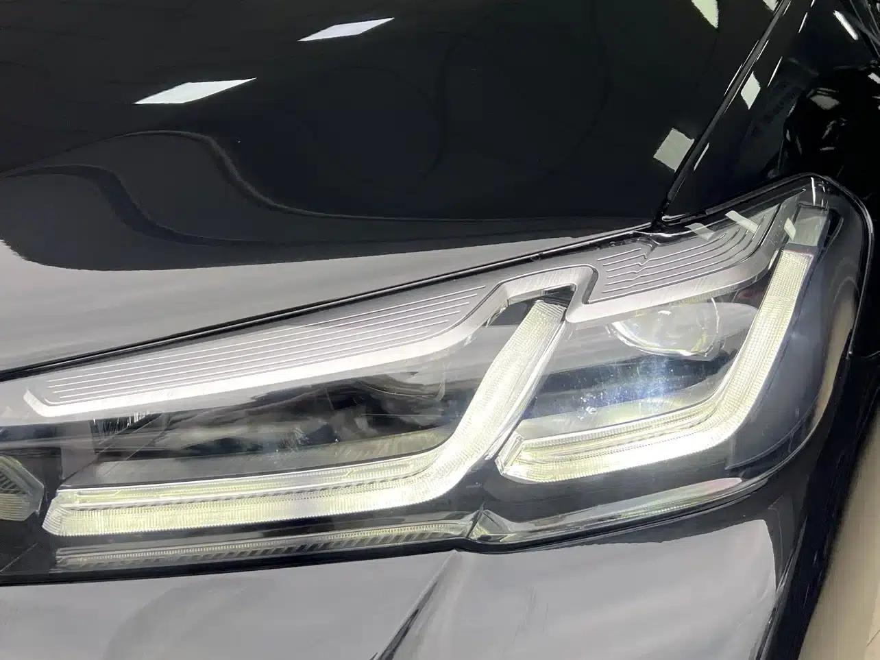 2023 BMW 5 Series 530Li Luxury M Sport Package — миниатюра 13